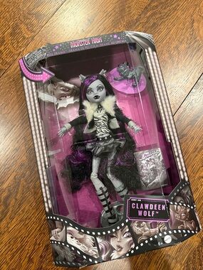 Monster High Reel Clawdeen Wolf Doll — Purple, Black & Silver Ensemble